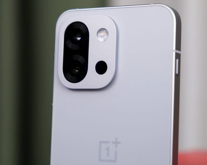 632英寸小屏+6260mAh仅2899元pg电子模拟器电脑版骁龙8至尊版新卷王诞生(图5)