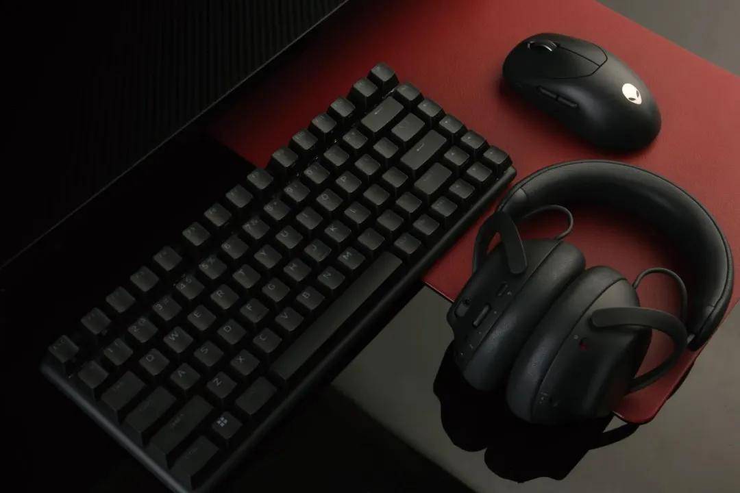 nware 外星人 Pro无线游戏外设套装pg电子免费模拟器为职业电竞而生｜Alie(图2)